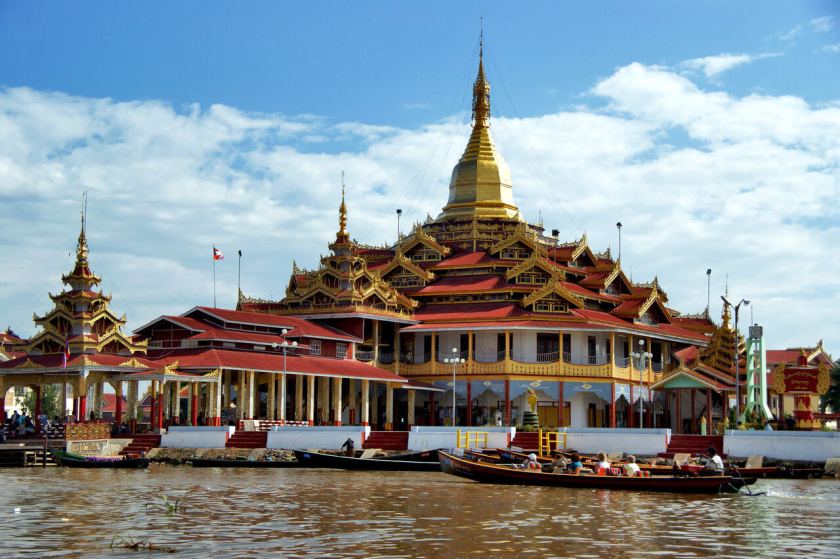 Phaung-Daw-Oo-Pagoda.jpg